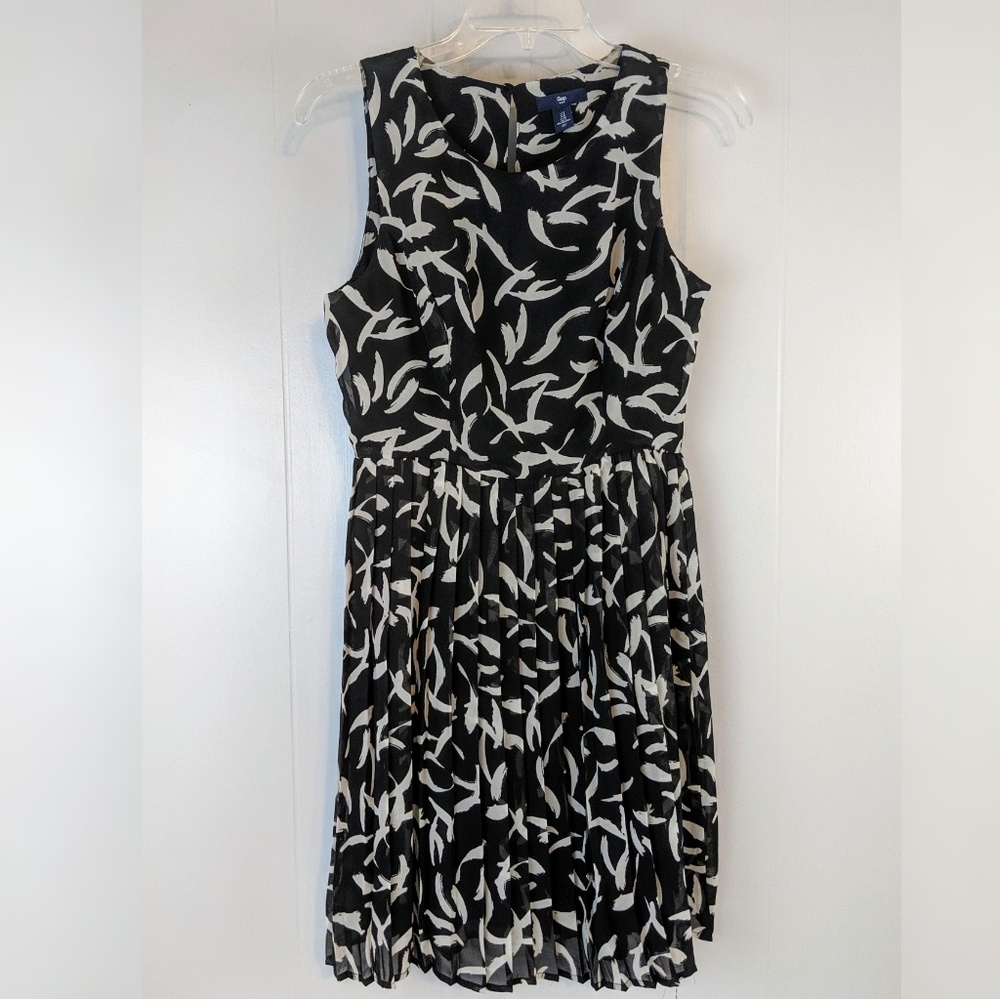Gap Black & White/Ivory Print Dress size 2 A-line